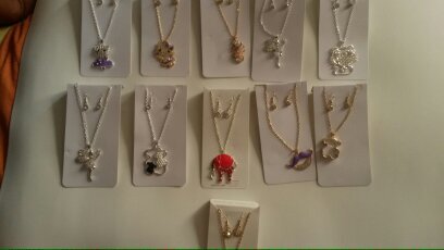 diseñamos pulseras, collares a su gusto en 20 minutos
preguntar por ofertas, precios son economicos 
mayor informacion
whatsapp
0990761090