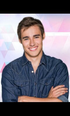 Hey, i'm Colin. Just a guy who loves music. I love my sissy @TheJulietLynch I'm a guy with famous parents, Ross and Laura Lynch
