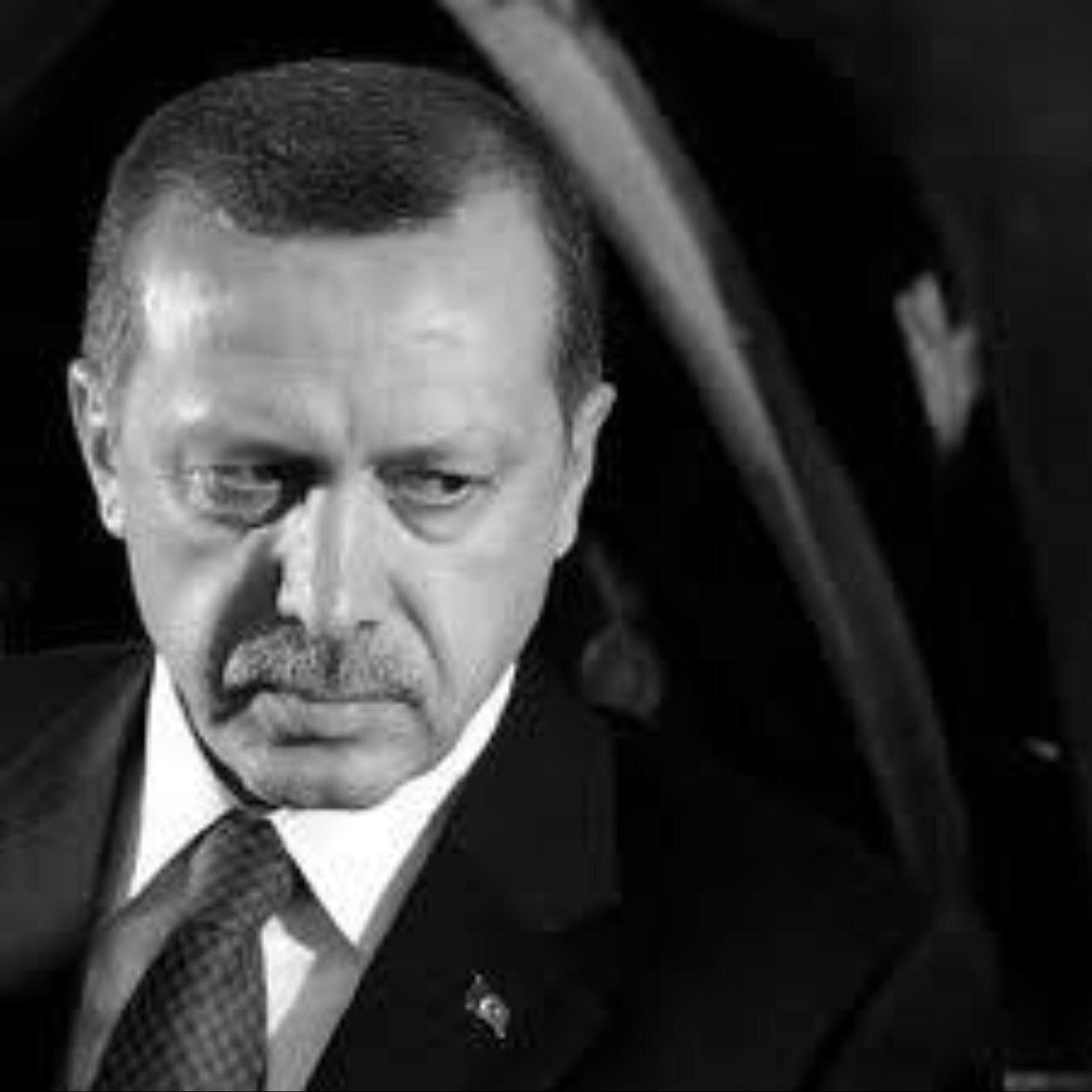 Yoktanda vardan da ötede bir Var vαrdír Sakin kader deme kaderin üstünde bir kader vardir Ne yapsalar bos göklerden gelen bir karar vardir