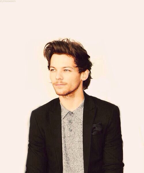 FOLLOW @xTomlinsonLaura SHE'LL FOLLOW BACK, PROMISE! Thanks loves x
