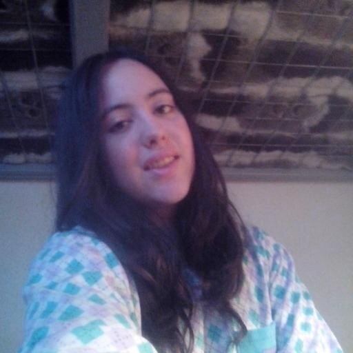 pase lo que pase siempre debes sonreir a la vida te guste o no es lo unico que hay.