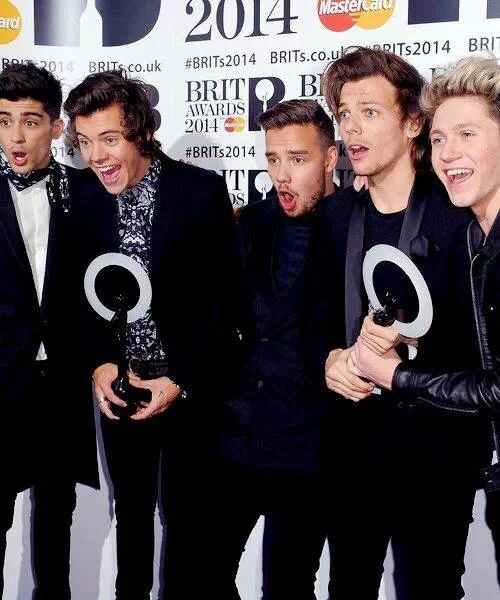 thayna_1d's profile picture. ∞  Directioner ∞  Believe in your dreams ∞ And we danced all night to the best song ever ∞