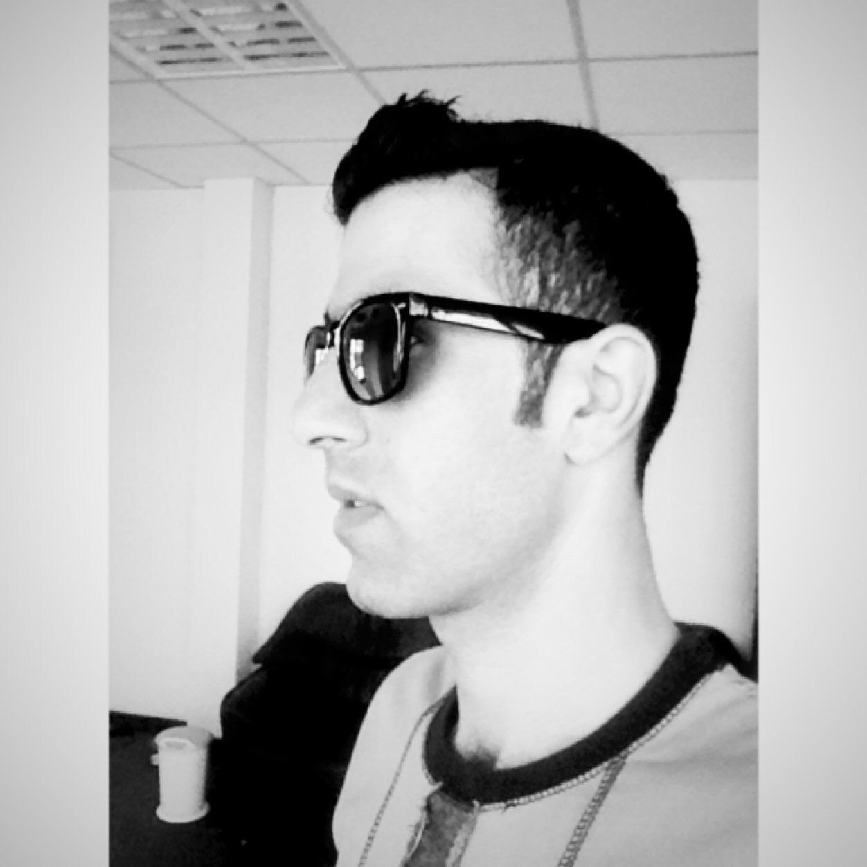 JellooL's profile picture. Loading . . . lol