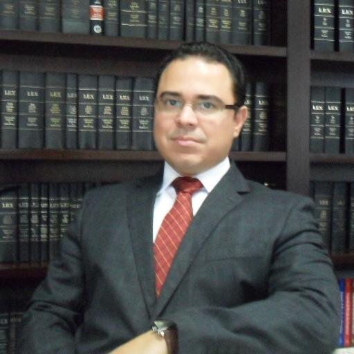 Consultor empresarial de Brasília, apaixonado pela vida, pelo Direito, esportes, artes marciais, cozinha, vinhos, família e trabalho. Dedicado área empresarial.