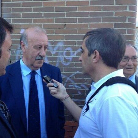 Periodista deportivo. Redactor de deportes del periódico Al cabo de la calle. Ex de Marca y ex jefe de Prensa del Tenerife Baloncesto. Maratoniano (×3).