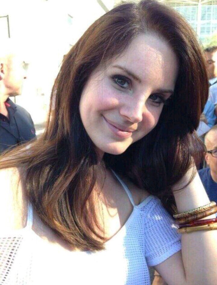 Lana Del Rey cured my herpes