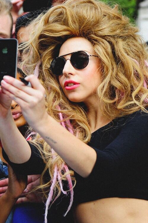 Lana Del Rey.Gaga.Paramore.