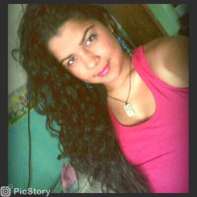 relajada y feliz