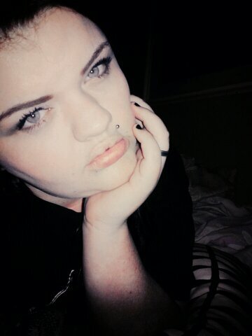 BrookeJackson95's profile picture. let it be what it must