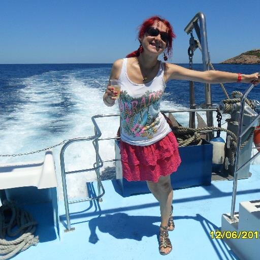 love dancing, zumba, yoga, music, Ibiza, sunshine, the sea and art.
