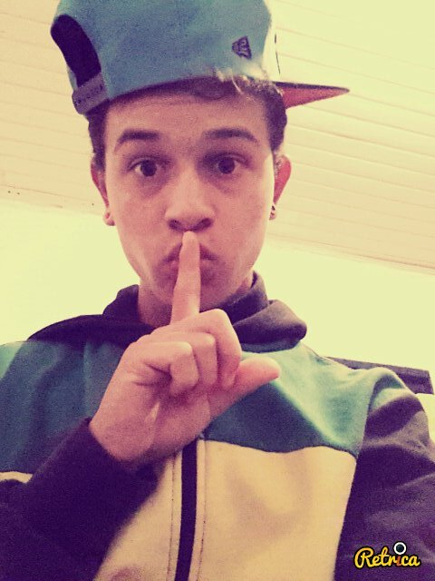 •Abααiixo dє Dєus E αciimα dos tяouxαs. ;)