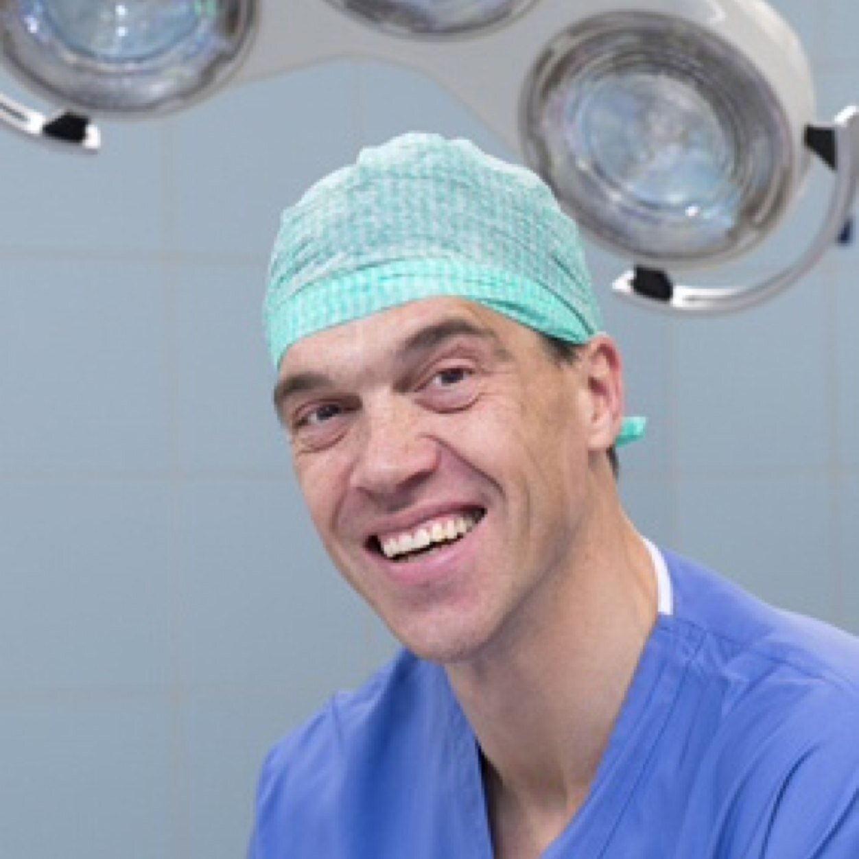 koentje74's profile picture. Surgical oncologist, father, husband to Monique and ambassador for fight cancer. Loves movies, running and playing with his 3 sons. ASICS.