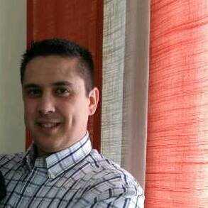 Bermejo de 36 años, amante de mi pueblo. Me considero emprendedor,