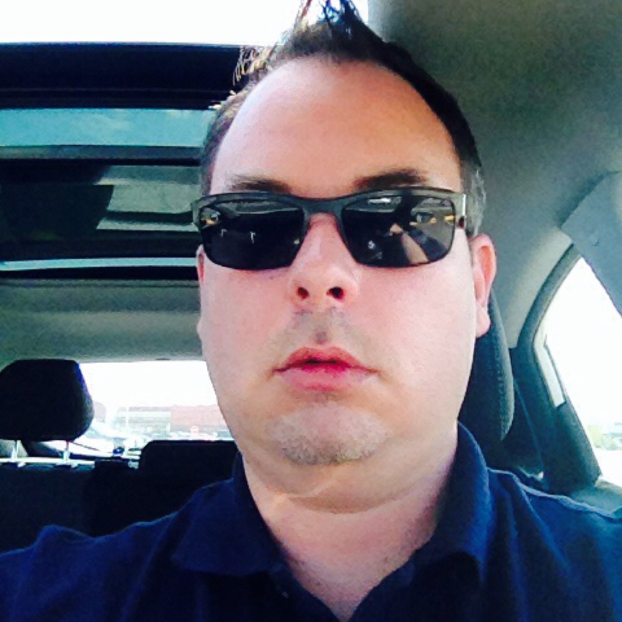 yanmau73's profile picture. 