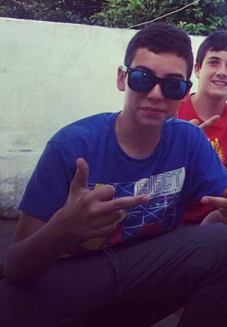 amante a la caza,pesca , caballos sobretodo futbol muchoo break