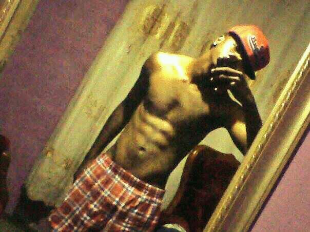 20 Male who doesn't care so fuck u if u hating and not appreciating!!!!(Dancer)