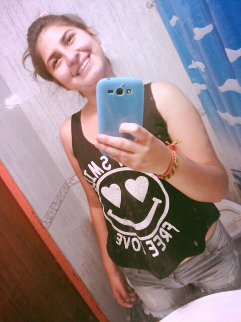 1161015228 manden whatsapp♥ , siempre tengo una sonrisa ah pesar de todoo :')