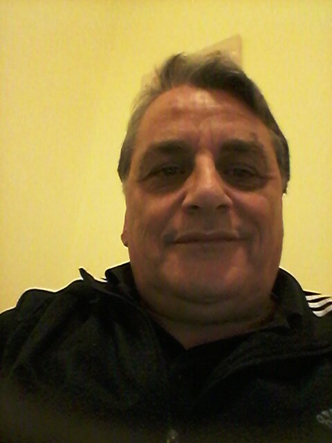 la Mia.vita l’ho dedicata alla famiglia e al lavoro  come dirigente di supermercato ( alla GS e  alla Simply SMA) ora come pensionato inps mi dedico ai nipoti.