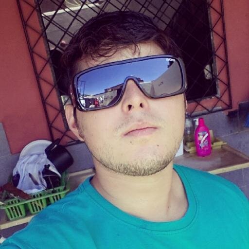 Feliz acima de tudo'