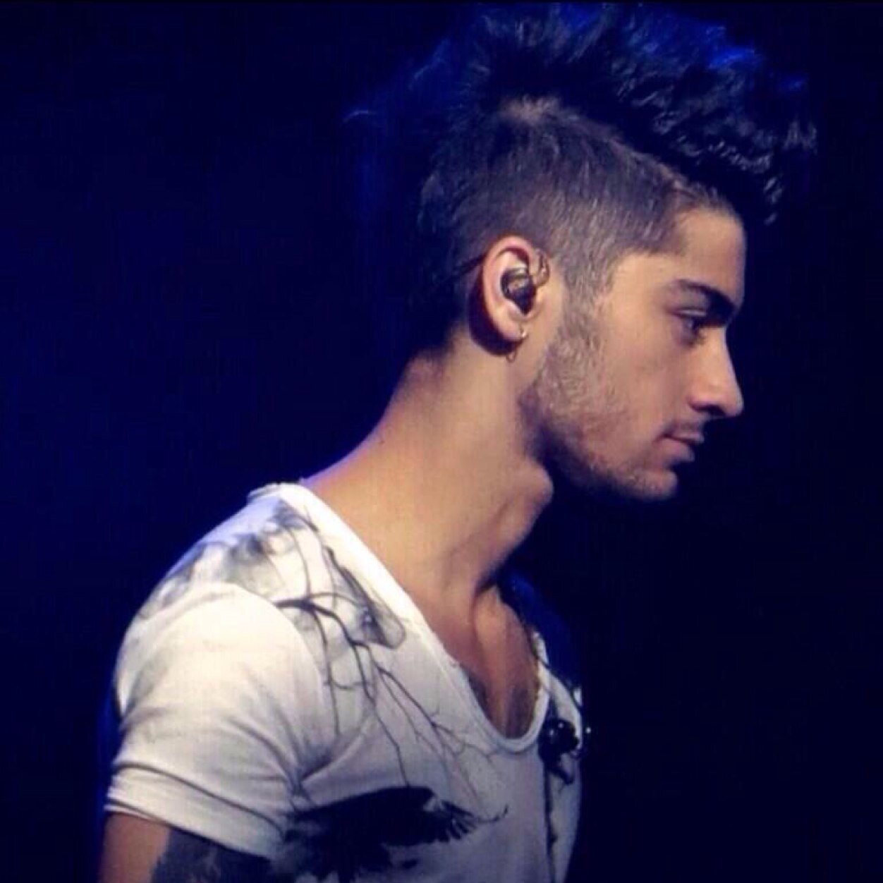 ask for a follow back on @raybanzouis
