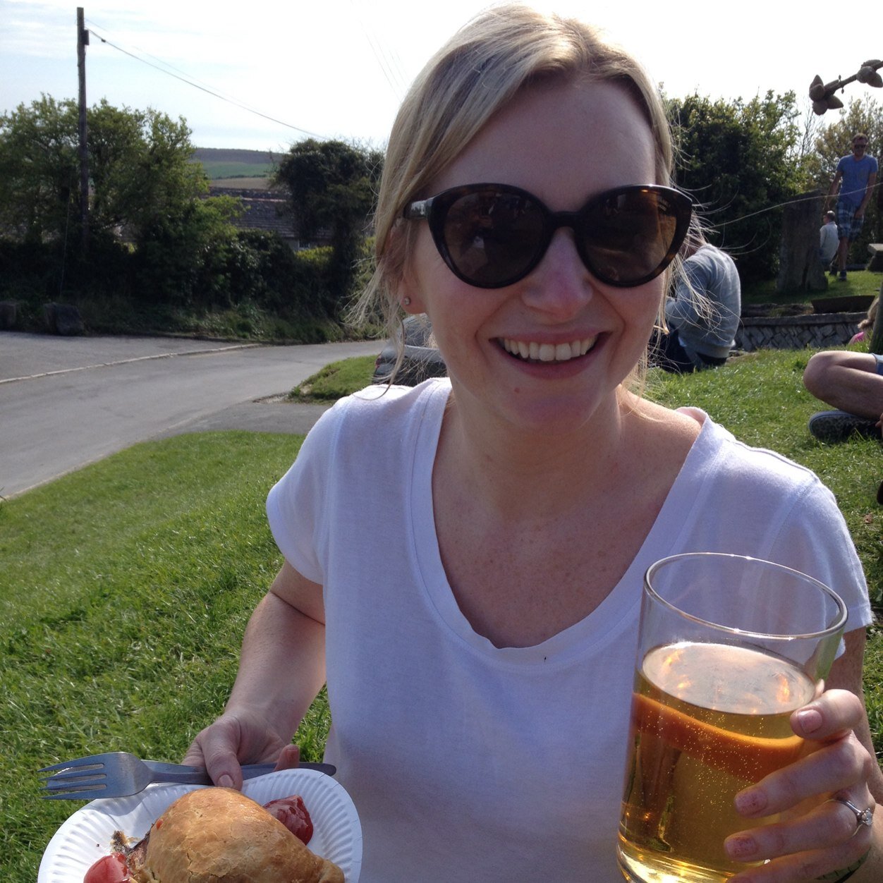 The annoying voice of reason. Wife and Mum. Family, food and sunshine make me happy