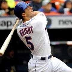 BUSCANDO SIEMPRE LAS PEORES PUESTAS DE BEISBOL... A POR LOS ROJOS.