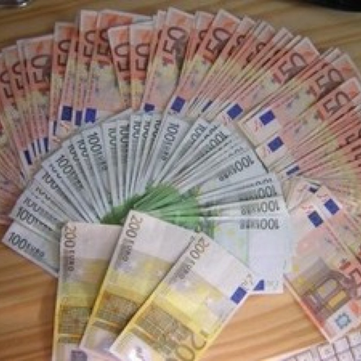 Misez comme bon vous semble ! Foot, hand, basket, hockey. Mes pronos dans mes favoris ! #TeamParieur #ParionsSport #LiasseDeBif #V2APronosÇaMePlait