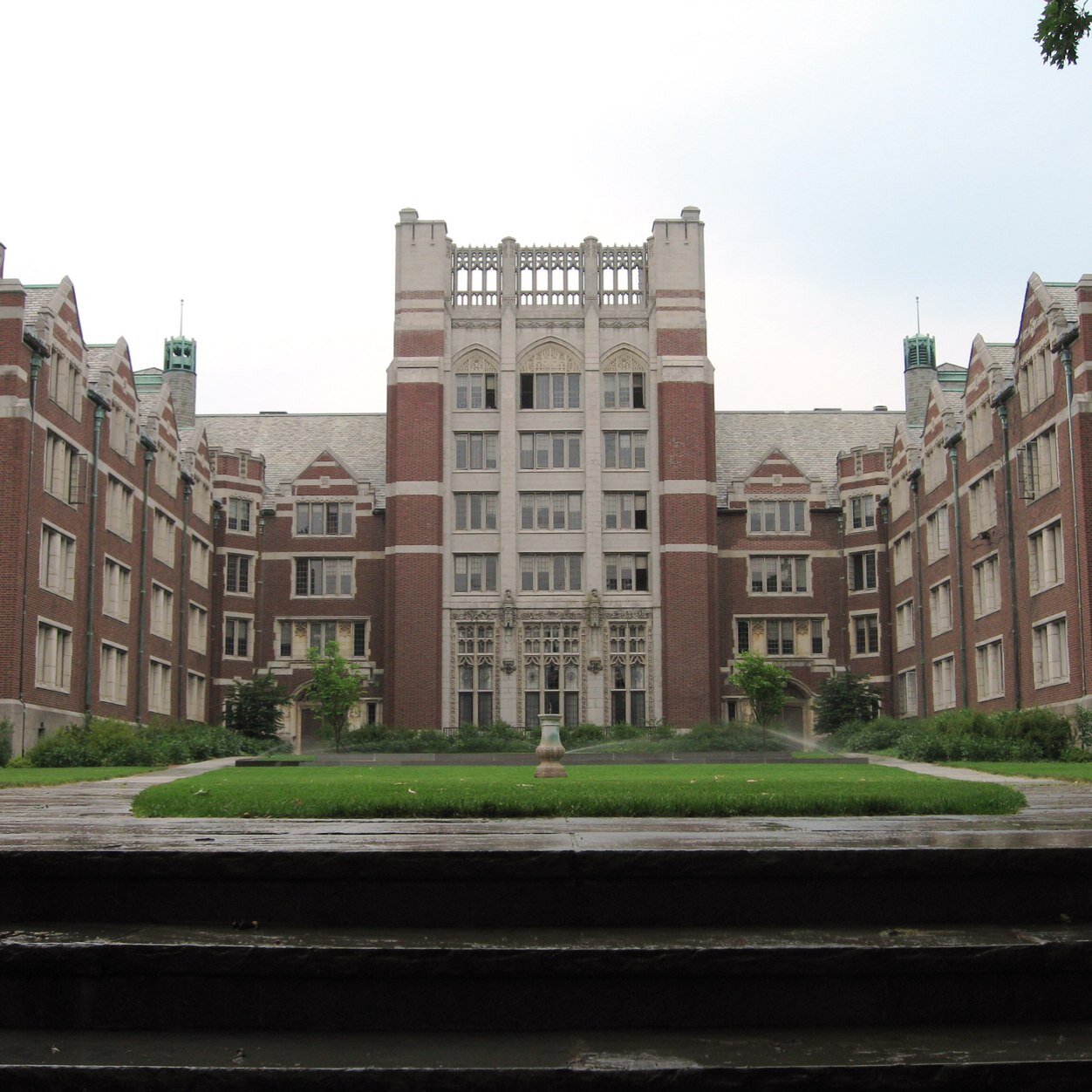 Welcome to dreams college pick a student down below and your in