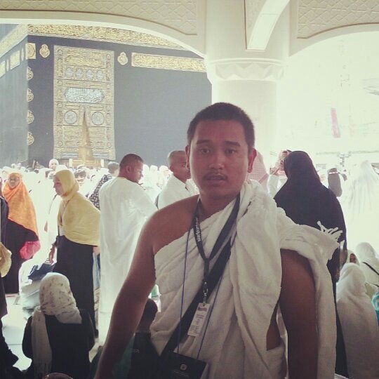 Alumni Fak. Hukum USU '08. Staff Seksi Pengukuran Pemetaan Kantor Pertanahan Kota Medan.