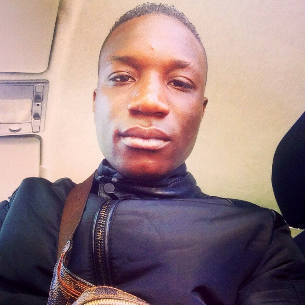 MamaadLaFrape's profile picture. Oseille biff. Le reste jmen bal la ce-raa! #Malien #Street #Parigo #Yamaha