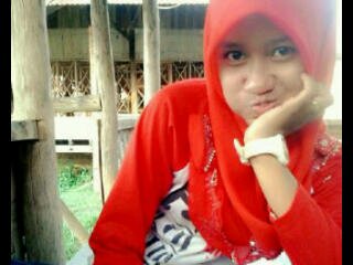Tetap lah tersenyum dengan semua masalah yang dihadapi :) smile is my life♥