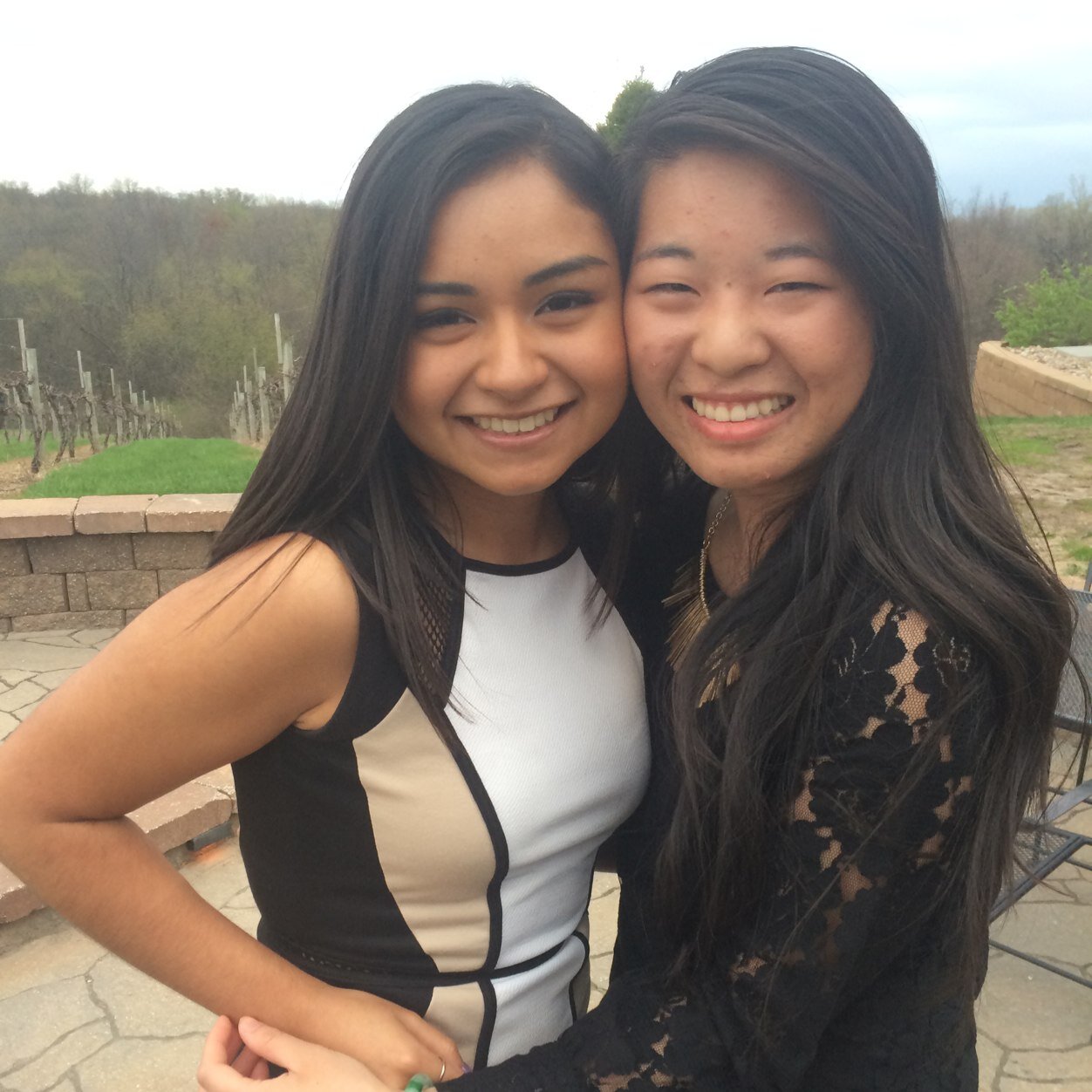 amnie12's profile picture. Live every moment to the fullest