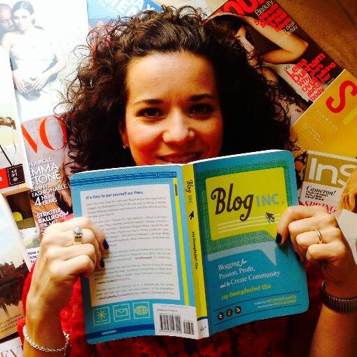 Paulinamarcast's profile picture. Escritora de profesión y vocación. Léeme en Tu Dosis Diaria https://t.co/UoGo0ARRwG