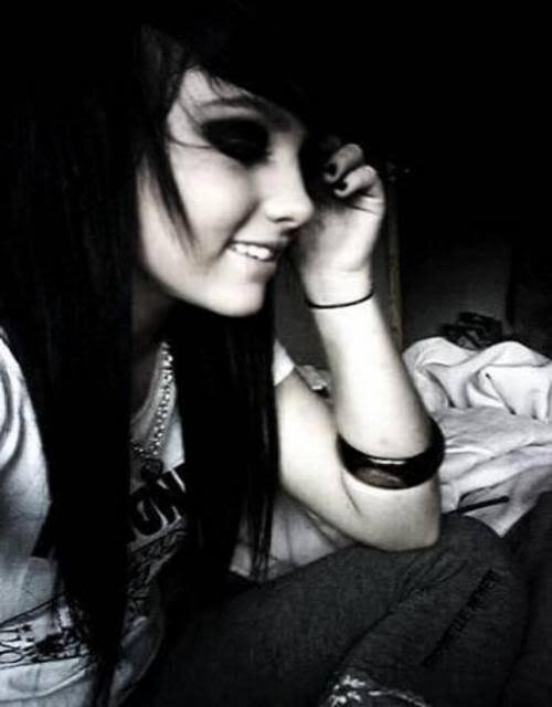 Emily|18|single