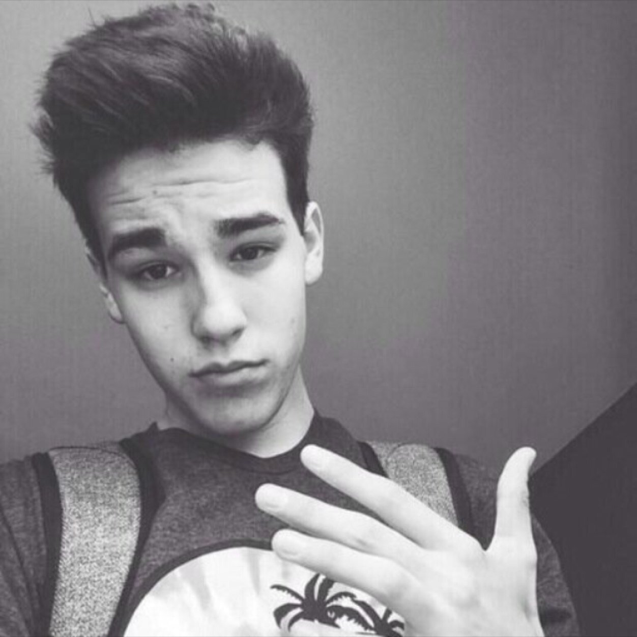 Hey! I'm Jacob! I like to sing and cuddle! ☺️