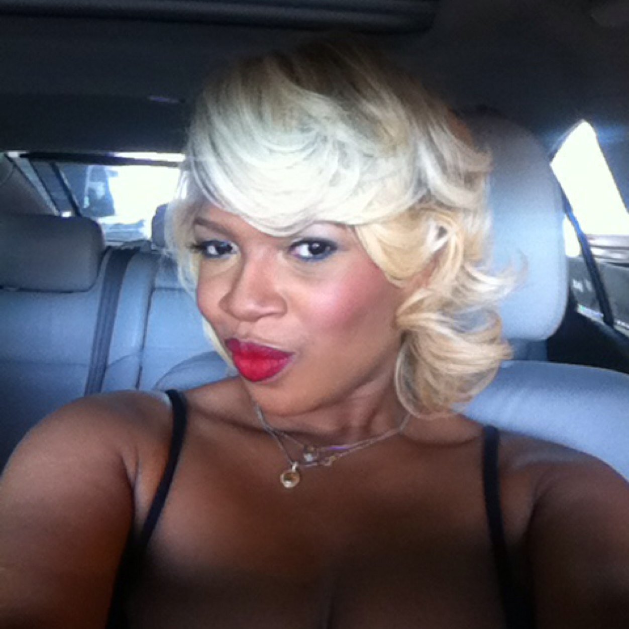 Wonderful Sister/Daughter  , Friend. Loves fashion Owner of Chic Chick's Boutique ….Hates Drama ! But live life to the fullest , Love ME Some ME .