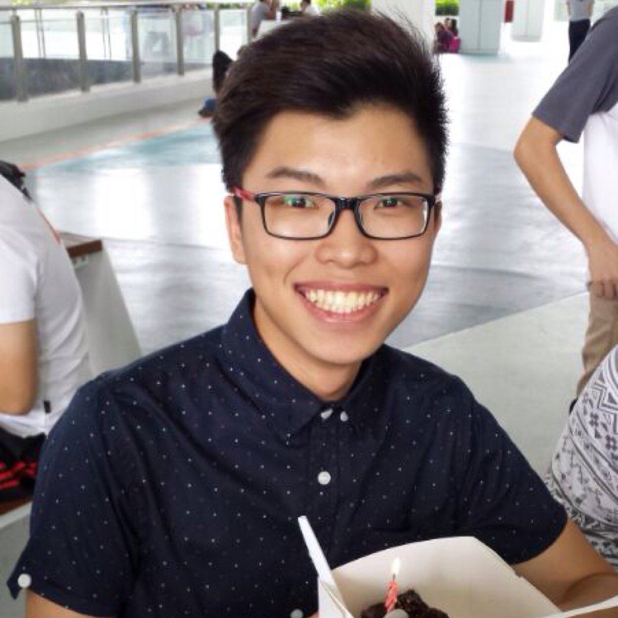 Edwingzy's profile picture. 