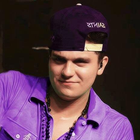 since 18/10/2012 Você pode ter todos os defeitos do mundo, mas ainda é melhor do que o resto do mundo. @luansantana