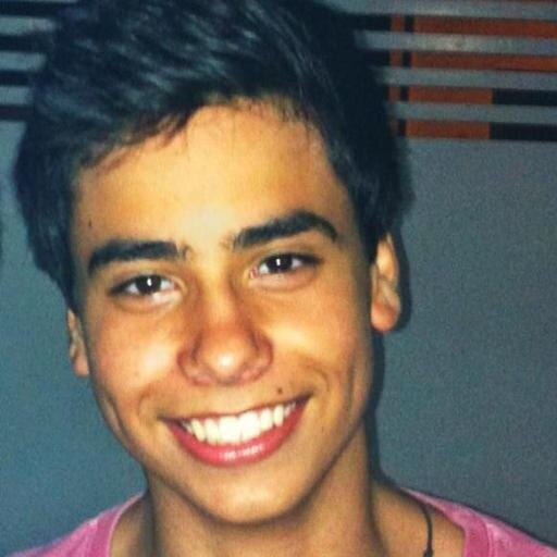 oi. meu nome é andré. arquiteto, mas pago de estudante de medicina rs. 1 bj pros angloboy.