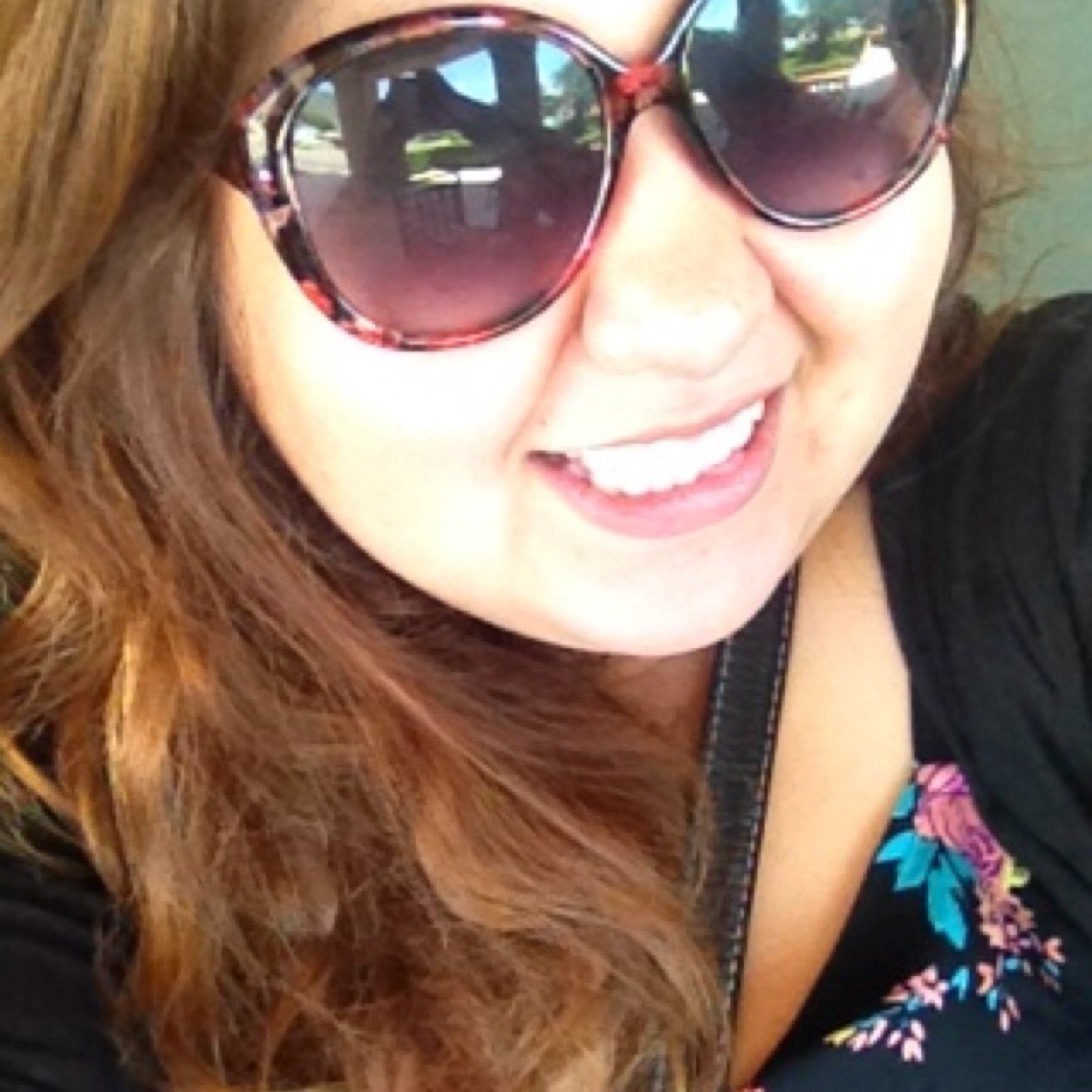 iris_debbie's profile picture. They call her love, love, love, love, love.