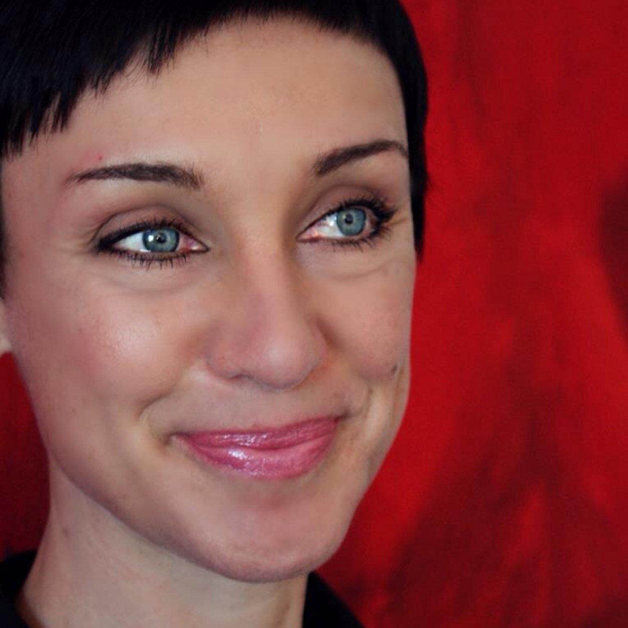 AuthorMichMac's profile picture. Lesbian Writer, Mother, Lover. Author of I Left My Husband For The Au Pair. I live with Retinitis Pigmentosa.