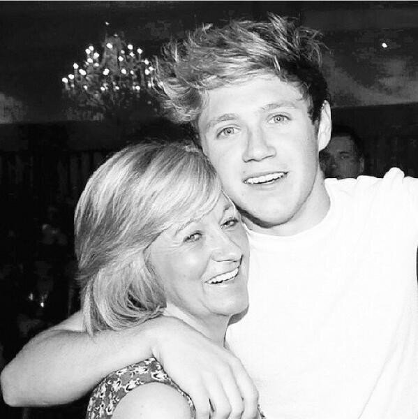 amo a la comida,one direction y en especial a mi duendecito irlandes Niall Horan y mi suegra Maura Gallagher y mi suegro booby Horan