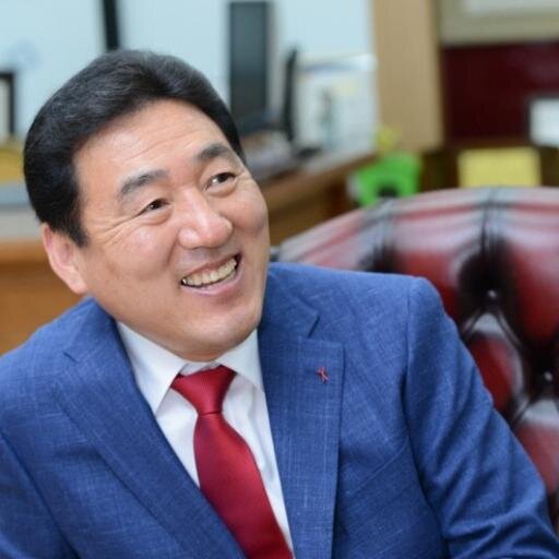 사)한국유치원총연합회 전 이사장, 2013스페셜올림픽 아시아태평양지역 호주하계대회 한국대표선수단장, 경기도 스페셜올림픽위원회 위원장, 아주대학교 공공정책대학원 전 겸임부교수, 아주사회복지포럼 회장, 아주대학교 한마음장학회 회장