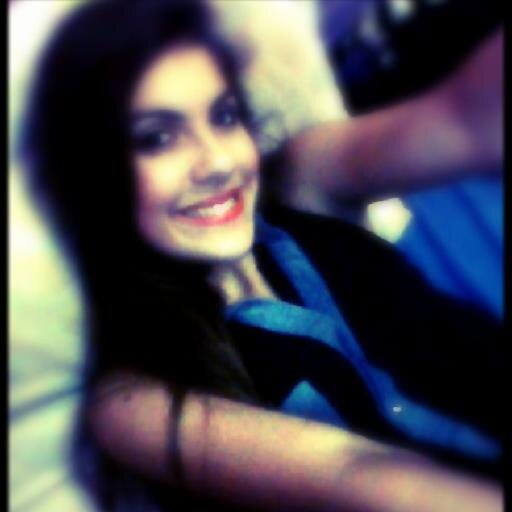 Falar sem aspas, 
Viver sem interrogação,
Sonhar sem reticências,
Viver e ponto final. Nunca desista de ser feliz.