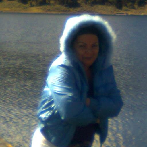 Profesora. Madre y consentidora abuela. Vivo en  Venezuela y aquí me quedo