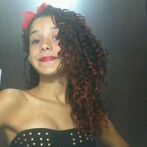 ' em primeiro luugar mnh felicidade , dps vcc :*