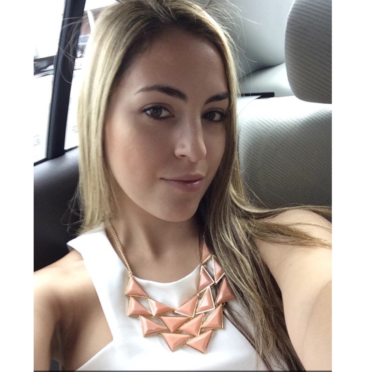 Gator Grad. PR Gal. Feminist. Soup Enthusiast.
