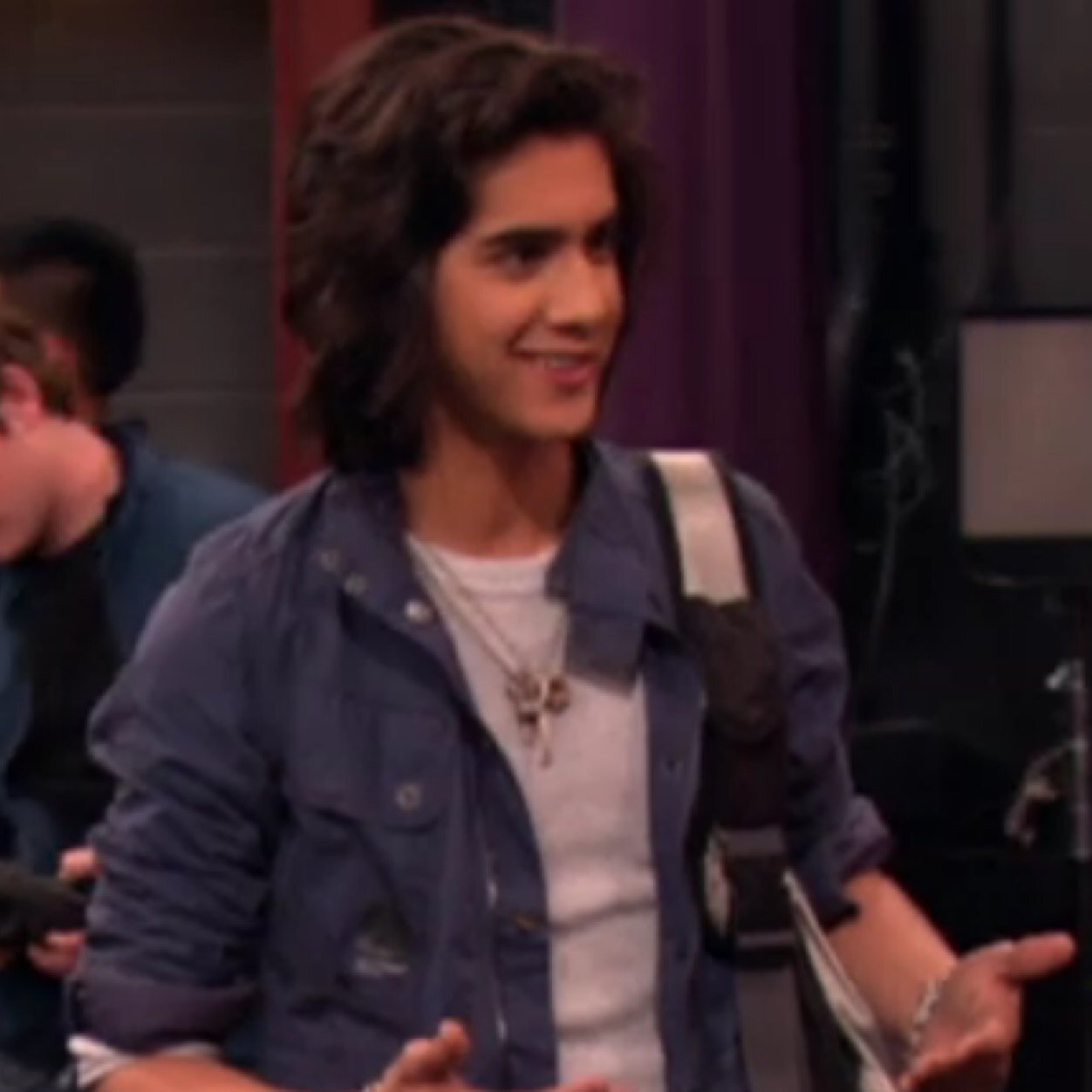 Hey everyone I'm Beck I go to HollyWoods Arts I'm an actor and I love to have fun and hangout and I'm Single