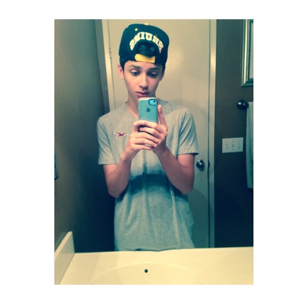 GrumpyDoe's profile picture. I Follow Back Dream Team= Synergy I will subscribe to your youtube channel if known. If you unfollow I unfollow back I have the app