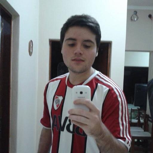 Gallina y del CCOLB♥
Me seguís y te sigo , me dejas de seguir y te dejo de seguir. 
:P
